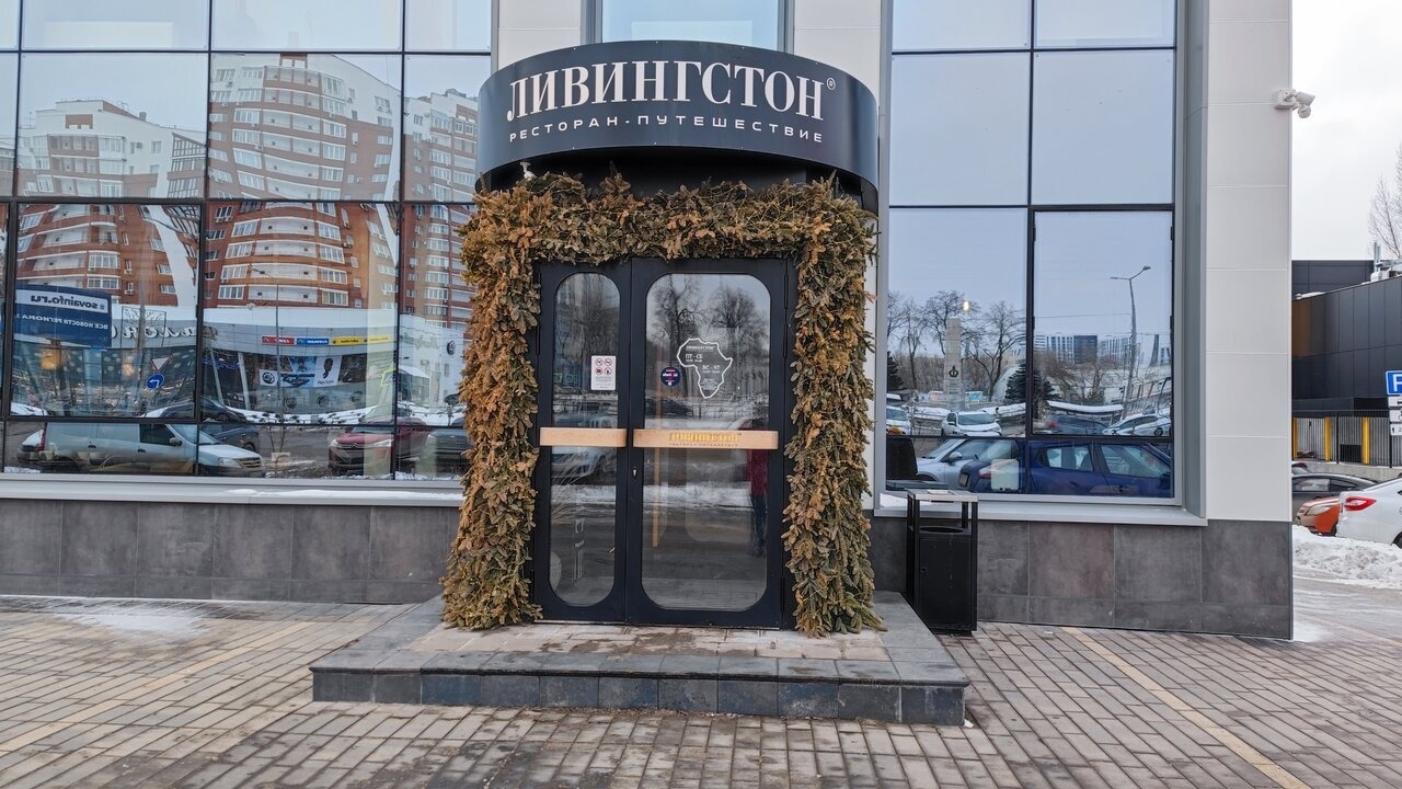 https://back.b.devtwin.multikey.studio/media/place/none-XXXL_1_kxieieg.jpg