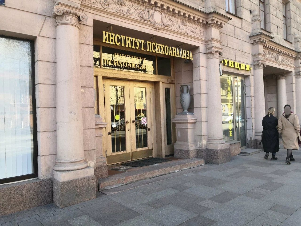 https://back.b.devtwin.multikey.studio/media/place/none-XXXL_2.webp_4sK3AIH.jpeg