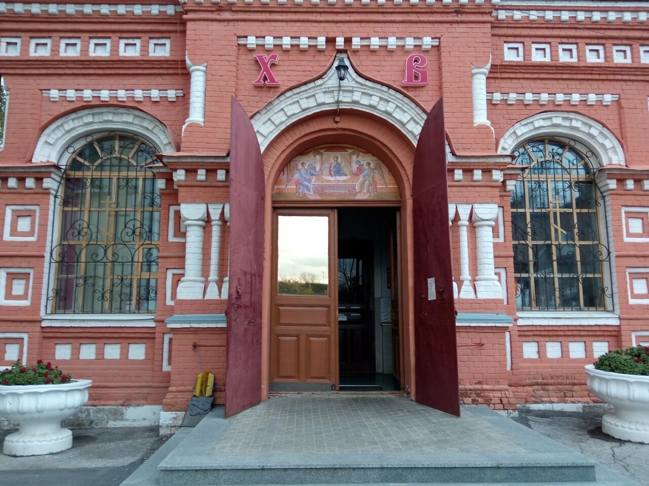 https://back.b.devtwin.multikey.studio/media/place/none-XXXL_qWpdAZd.jpg